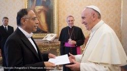 embajador méxico ssOKaem.jpg