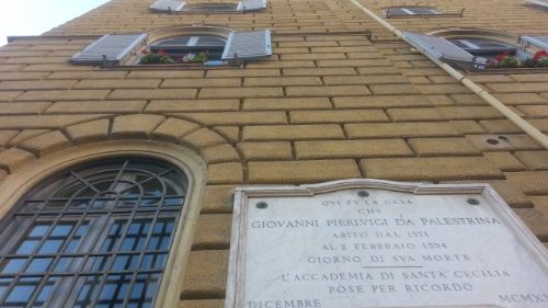 Pedopornografia: mandato di cattura per mons Capella 