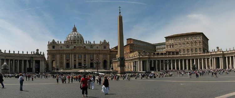 Piazza_san_Pietro_vaticano.jpg