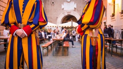 33 neue Schweizergardisten