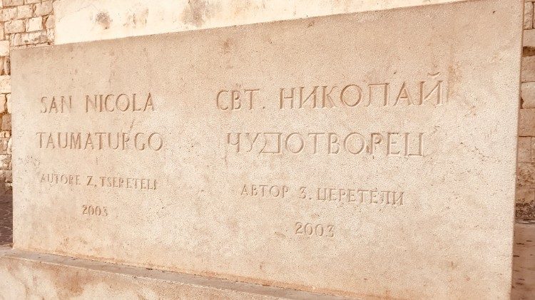 Base statua di san Nicola