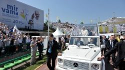 SARAJEVO giugno 2015 messa stadio Kosevo-.JPG