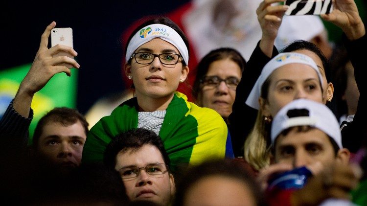 Jeunes participants aux JMJ de Rio en 2013 (photo d'illustration)