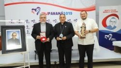 romero en panama.jpg