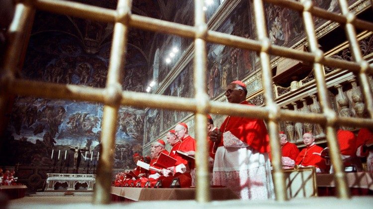 Do zadań kardynała kamerlinga należy m.in. przygotowanie konklawe