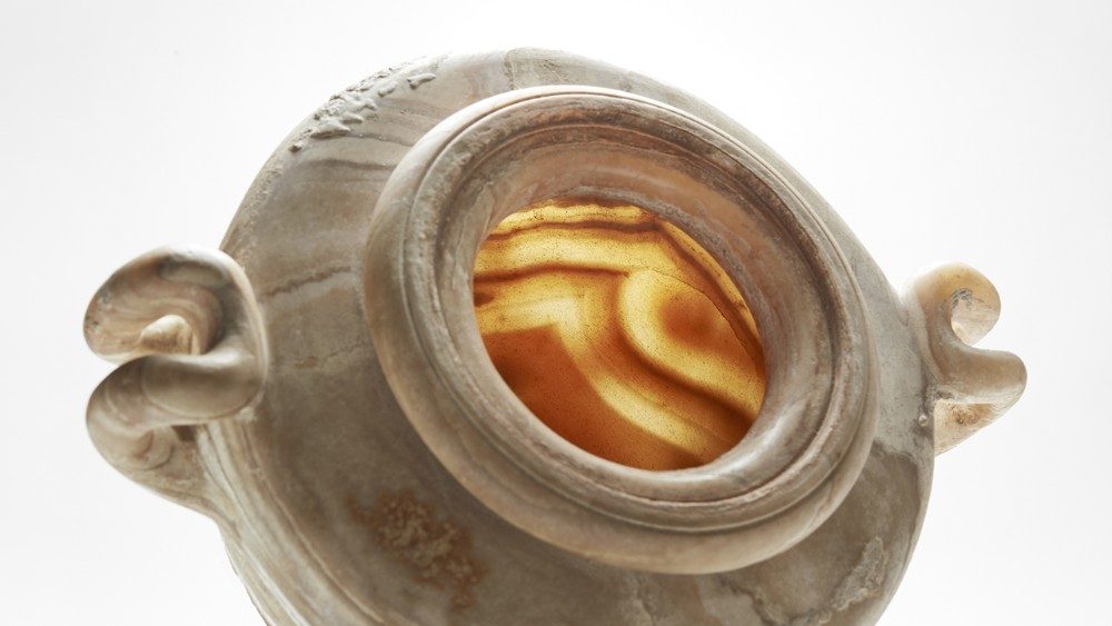 MAN-AQ_URNA IN ALABASTRO_© slowphoto.studio.jpg