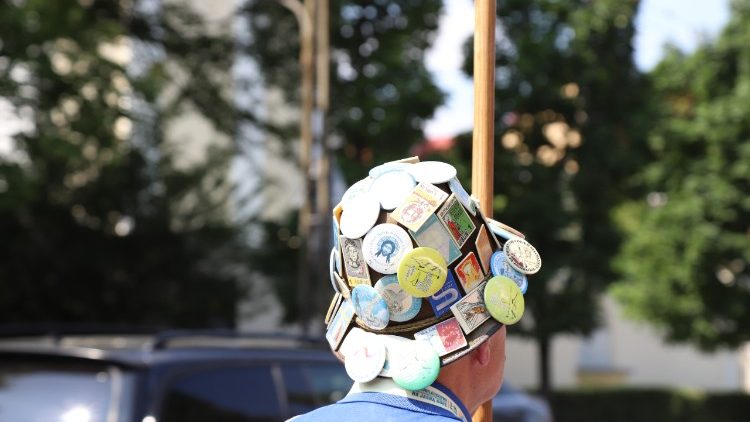 Pielgrzymi podążający na Jasną Górę