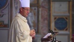 Prymas Polski do pielgrzymów.jpg