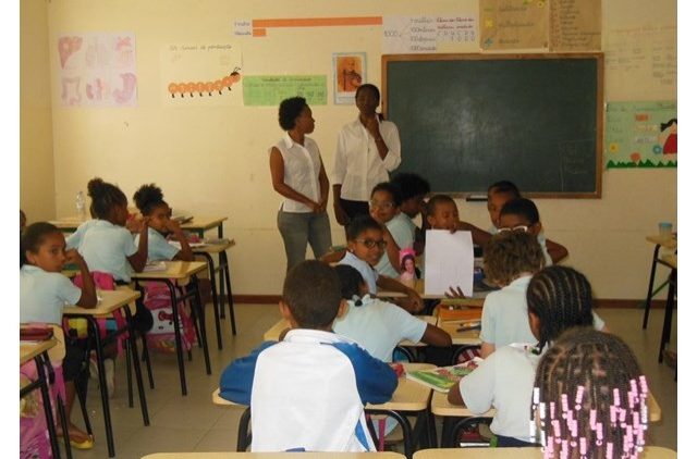 2018.08.07 _Escola das Irmãs do Amor de Deus em Mindelo - Reda:por  Scuola delle Suore dell'Amore di Dio - Mindelo - Capo Verde