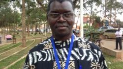 Dom Ernesto Maguengue bispo auxiliar de Nampula Moçambique.jpg