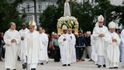 Cardeal Furtado em Fátima.jpg