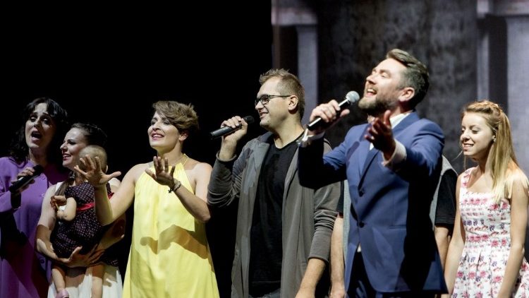 Plenerowe widowisko poświęcone Janowi Pawłowi II 