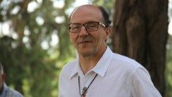 padre tony neves.jpg