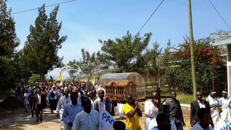 Pielgrzymka maryjna do sanktuarium w Dassa-Zoumé w Beninie