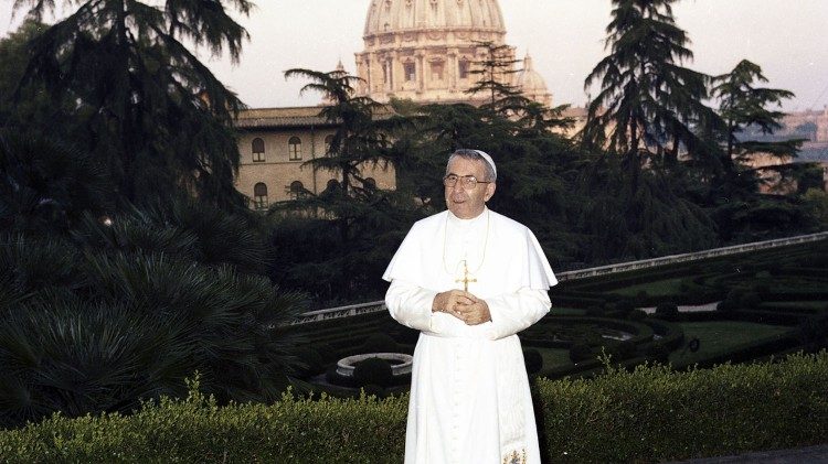 Papa Luciani nei Giardini Vaticani