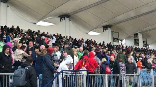 Irlanda: l’attesa delle famiglie per l’incontro con il Papa