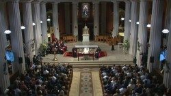 2018.08.25 Papa Francesco - Dublino - Visita alla Pro-Cattedrale 08.jpg