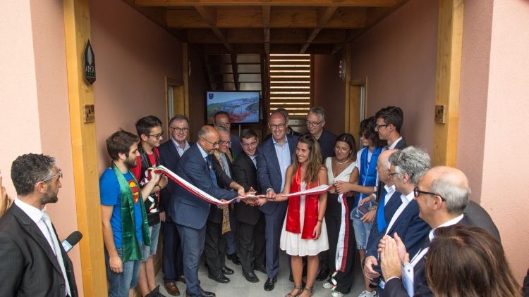 Il taglio del nastro 