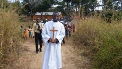 Fieis catolicos Moxico Angola.jpg