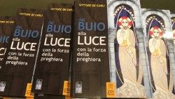 libro dalbuioallaluceAEM.jpg