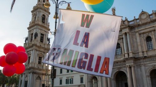 Папа просит молиться о Всемирной встрече семей