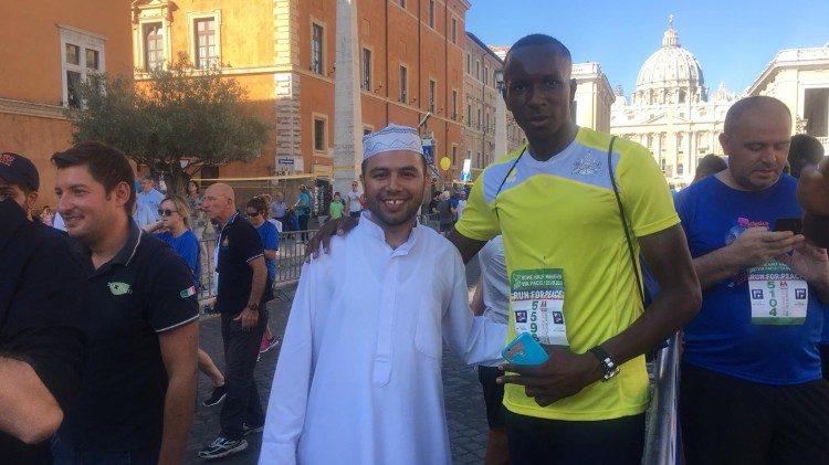 via Pacis 2018 - Athletica Vaticana e migranti Auxilium 5aem.jpg