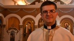 CRISTIAN CRISANaem.jpg