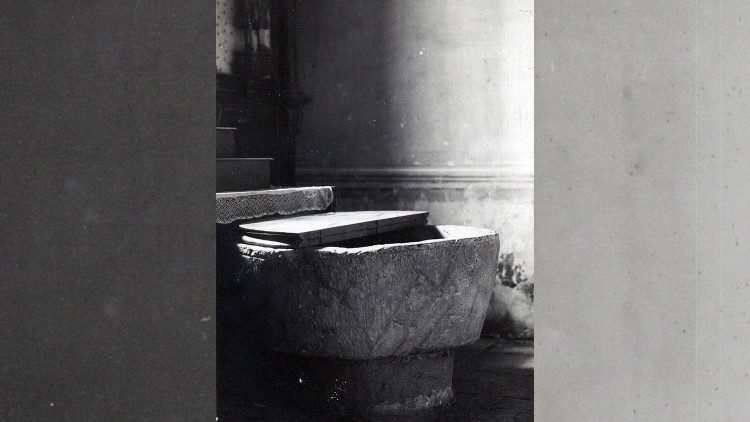 Il fonte battesimale dove fu battezzato il futuro Beato