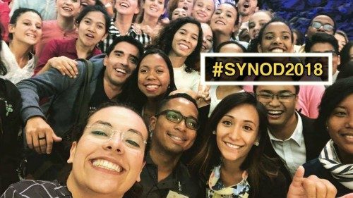 Sínodo: Evangelizar en las Redes Sociales acompañando a los jóvenes