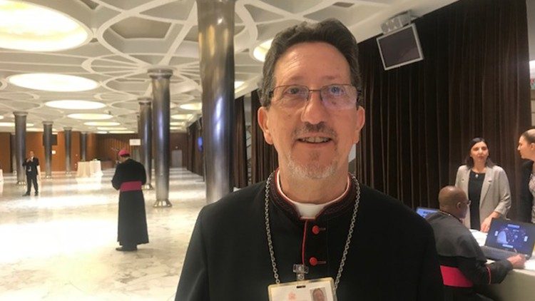 2018.10.17  Sínodo padres sinodales mons. Ricardo Seirutti Argentina