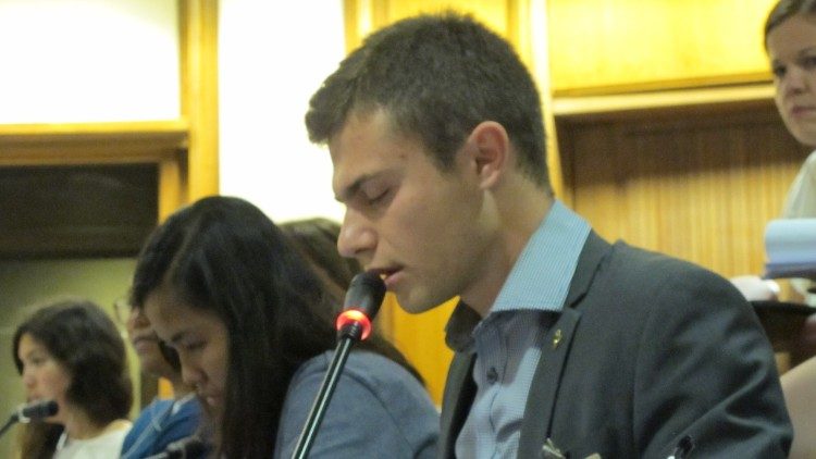 Jovens auditores no Sínodo