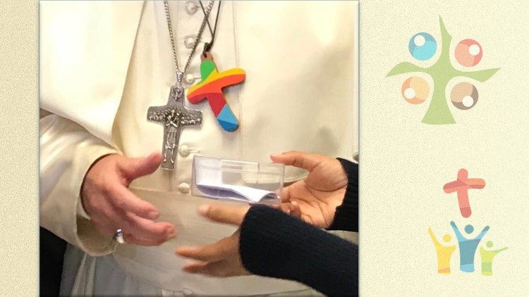 2018.10.18 Papa croce pastorale giovanile