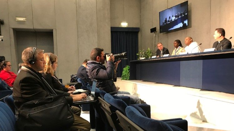 Salle de Presse du Saint-Siège, 22 octobre 2018 