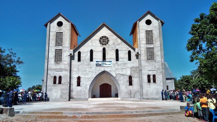 2018.10.24 RDC: CATHEDRALE DE BASANKUSU