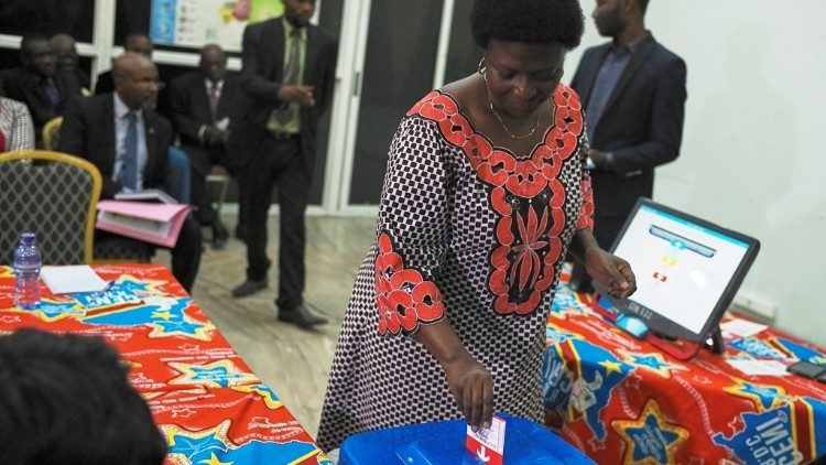 BUREAU DE VOTE EN RD CONGO  ( PHOTO ILLUSTRATION)