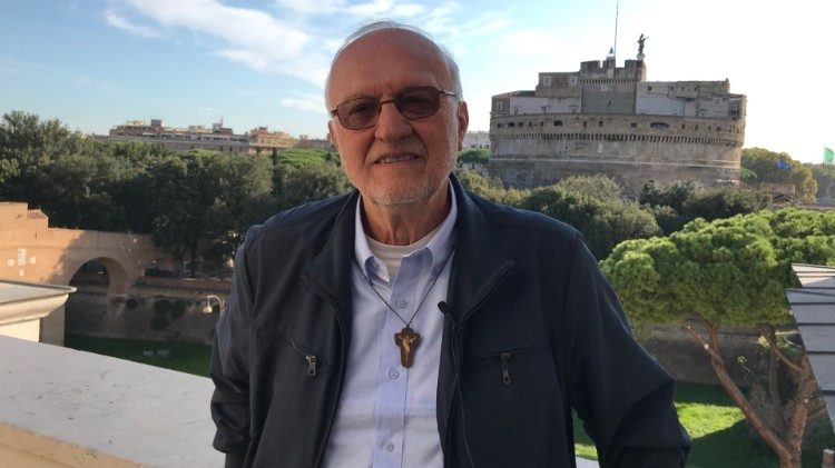 Padre Renato Chiera, em visita ao Vatican News