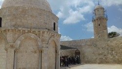 Terra Santa - Edicola dell'Ascensione all'interno di una moscheaAEM.jpg