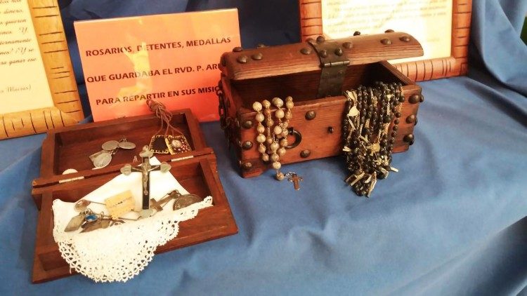 Oggetti religiosi appartenuti a padre Tiburcio in mostra