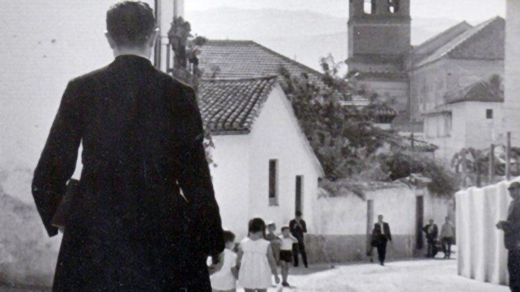 Padre Tiburcio in missione nei corralones