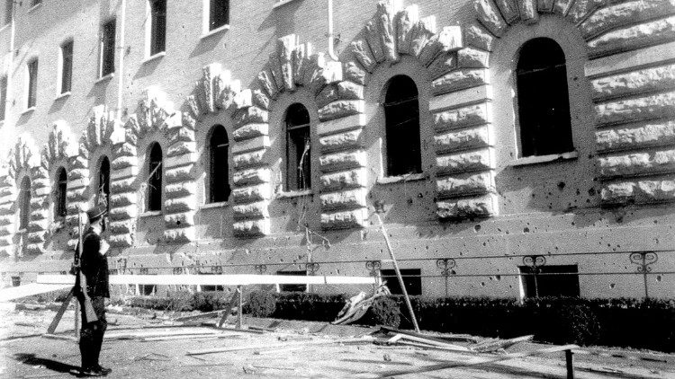 2018.11.05 1943 Bombe sul Vaticano5.jpg