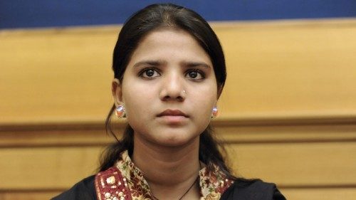 La figlia di Asia Bibi: quando la incontrerò l'abbraccerò e piangeremo insieme