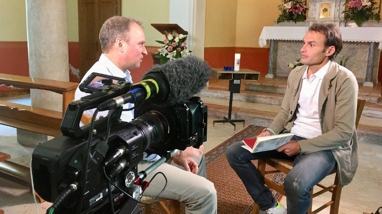 Don Marco Pozza con Carlo Mocellin.jpg