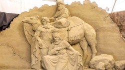 Jesolo Sand Nativity 2017 - I Re Magi mid resAEM.jpg