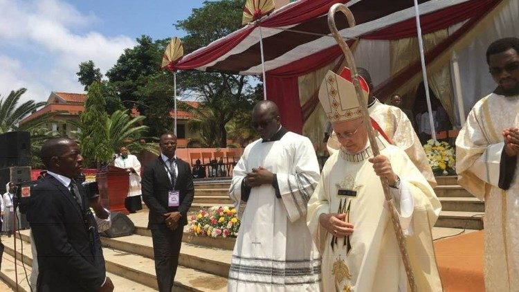 Il card. Filoni nel suo viaggio in Angola