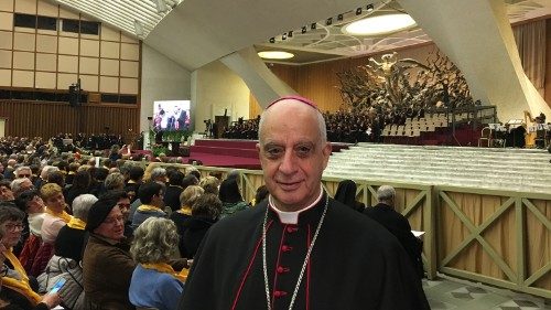 Mons. Fisichella: anunciar a Jesucristo cantando