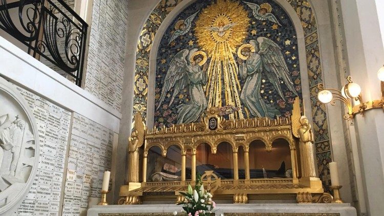 Na foto, o corpo de Santa Luiza de Marilac 