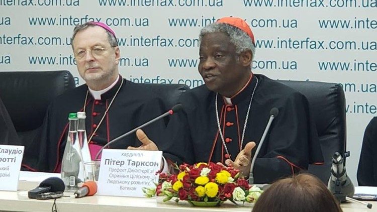 Papa Ucraina conferenza interfax.jpg