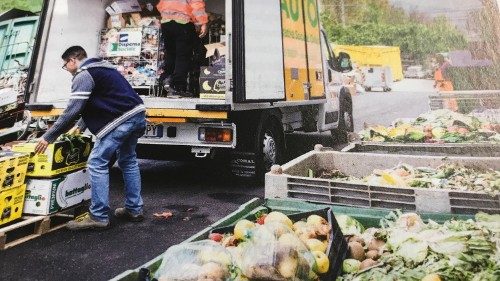 Empori solidali: argini contro la povertà e palestre di solidarietà