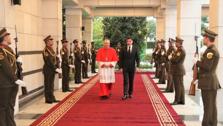 Parolin kann den angehenden Politikern aus seinem reichen Erfahrungsschatz berichten - das Foto zeigt ihn bei seinem Besuch im Dezember im Irak