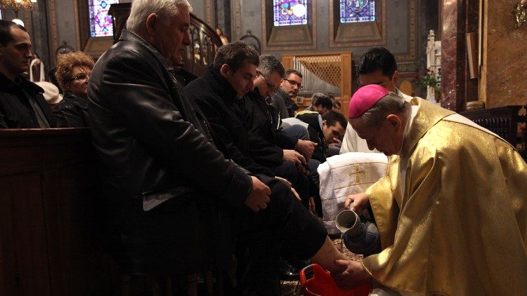 Célébration du Jeudi Saint à la cathédrale de Bucarest.